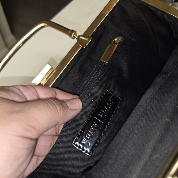 White House Black Market Elegant Beige and Snakeskin Clutch - Picture 5 of 9